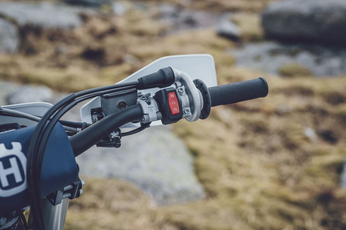 Husqvarna Enduro 2024: benvenuta, rivoluzione! [VIDEO]